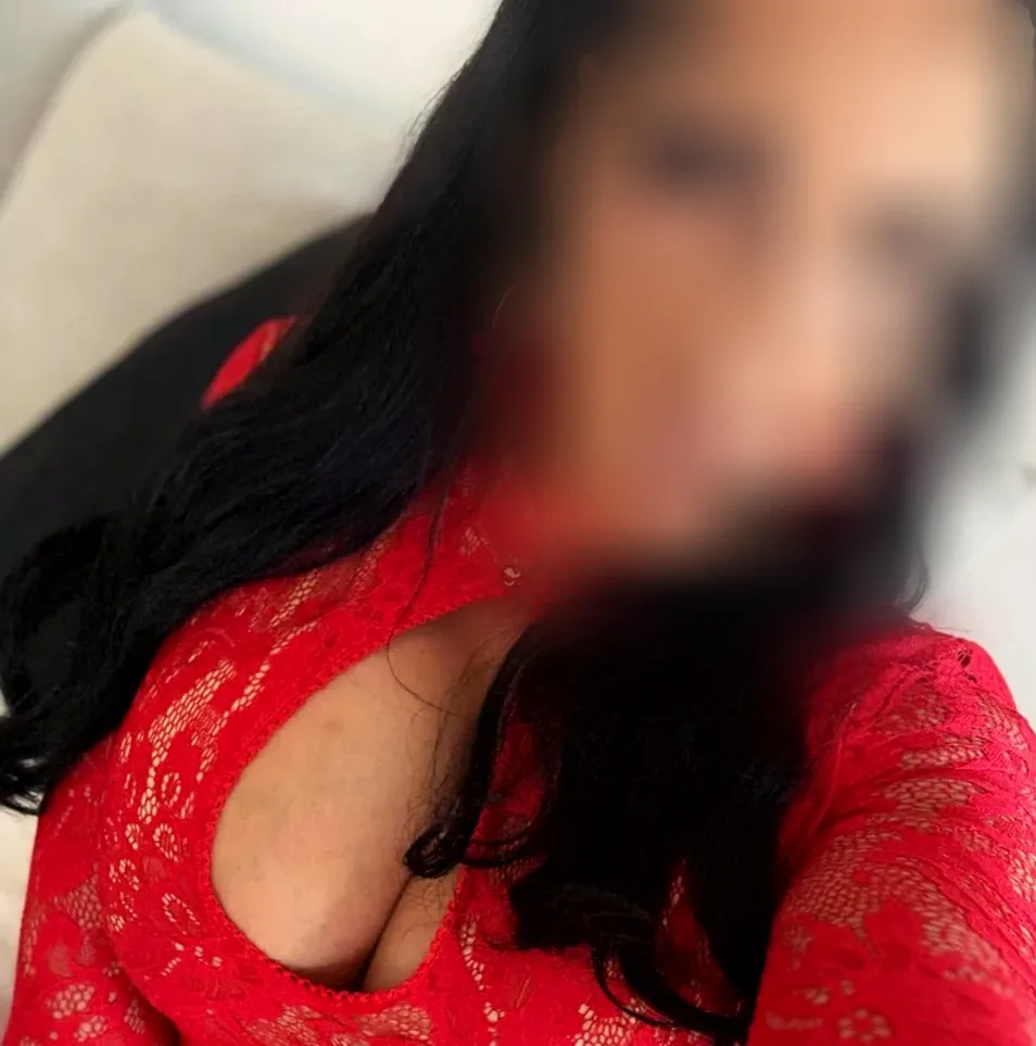 Diana, 37