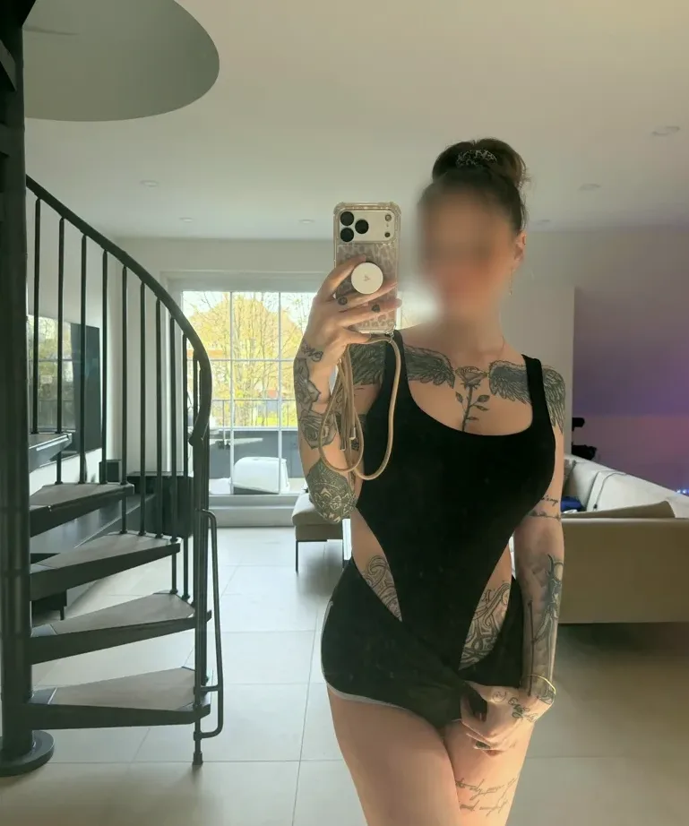 Elena, 29