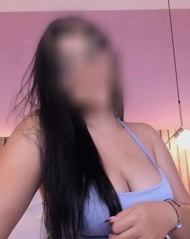 Jacqueline, 25