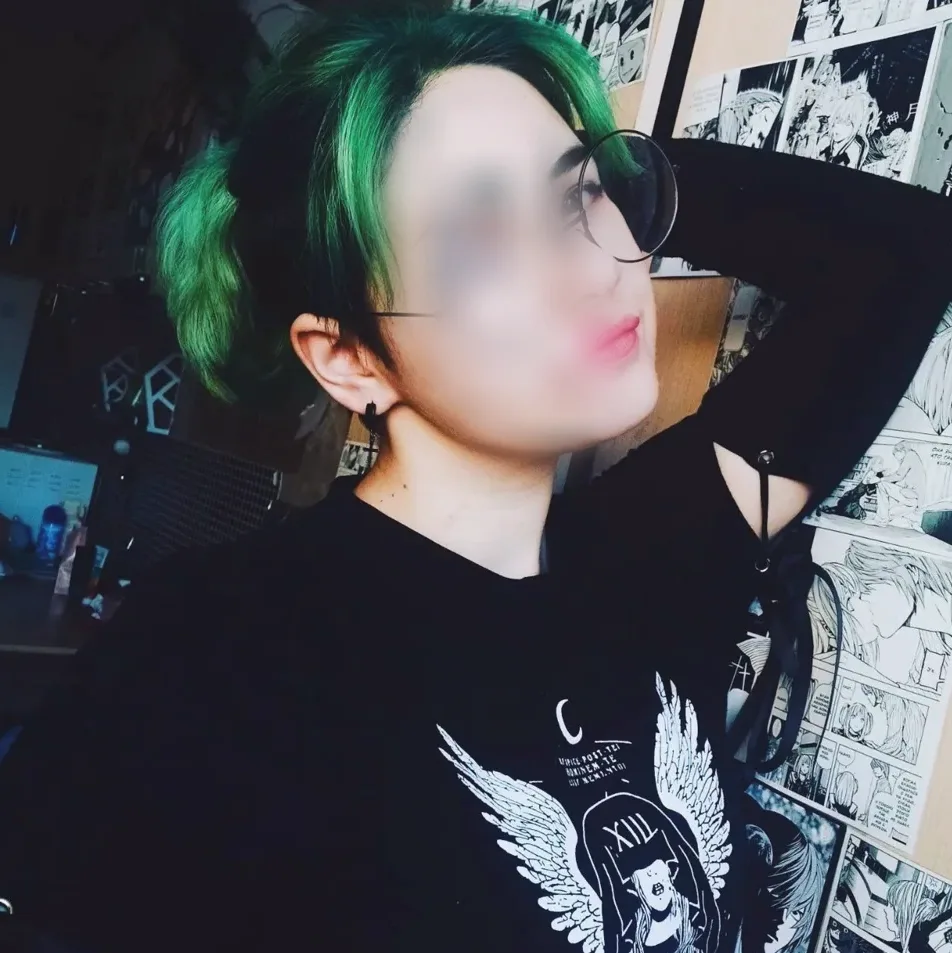 Jacqueline, 22