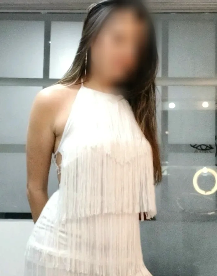 Kira, 35