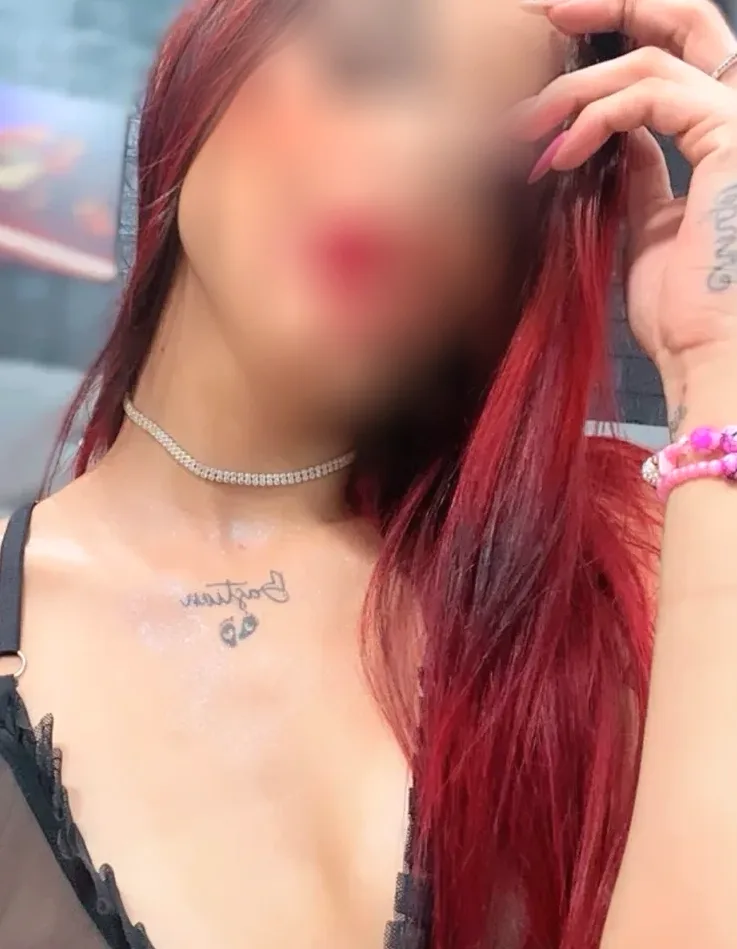 Manuela, 32