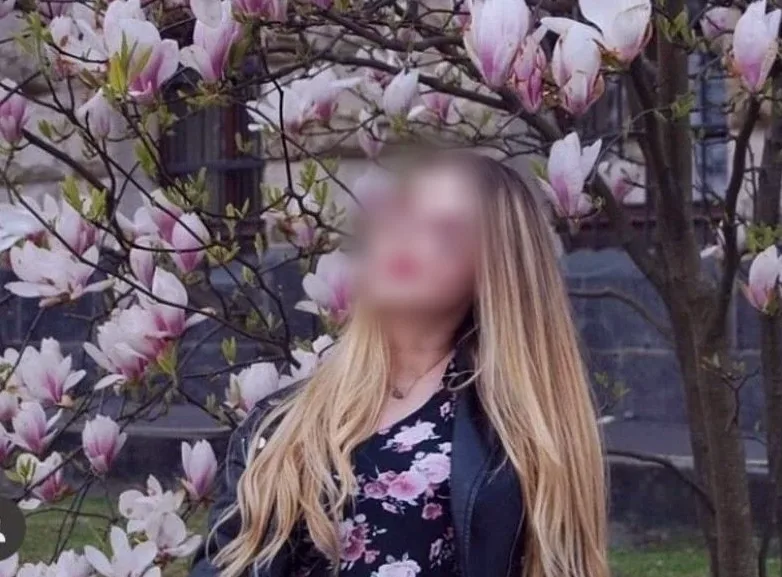 Marina, 25